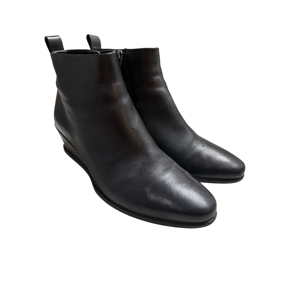 ECCO Wedge Ankle Boots Black EUC Soft Leather Side Zip Comfort Size 40 US 9-9.5